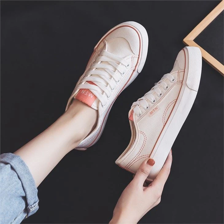 low top canvas shoes